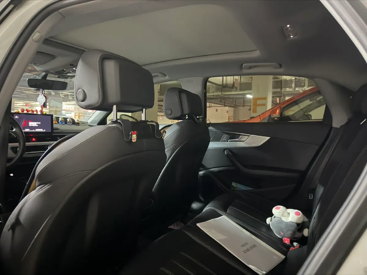 2020 Audi A4L 2.0T 190HP L4 7DCT,autocango,china used car exporter,china ev exporter,chinese used car exporter,chinese used ev exporter