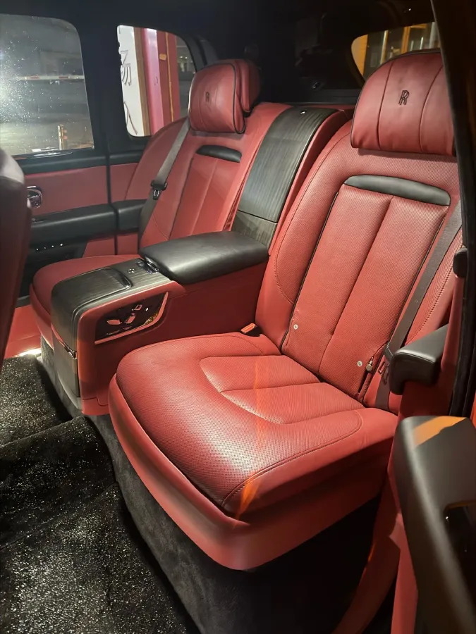 2018 Rolls-Royce Cullinan 6.7T 571HP V12 8AT,autocango,china used car exporter,china ev exporter,chinese used car exporter,chinese used ev exporter