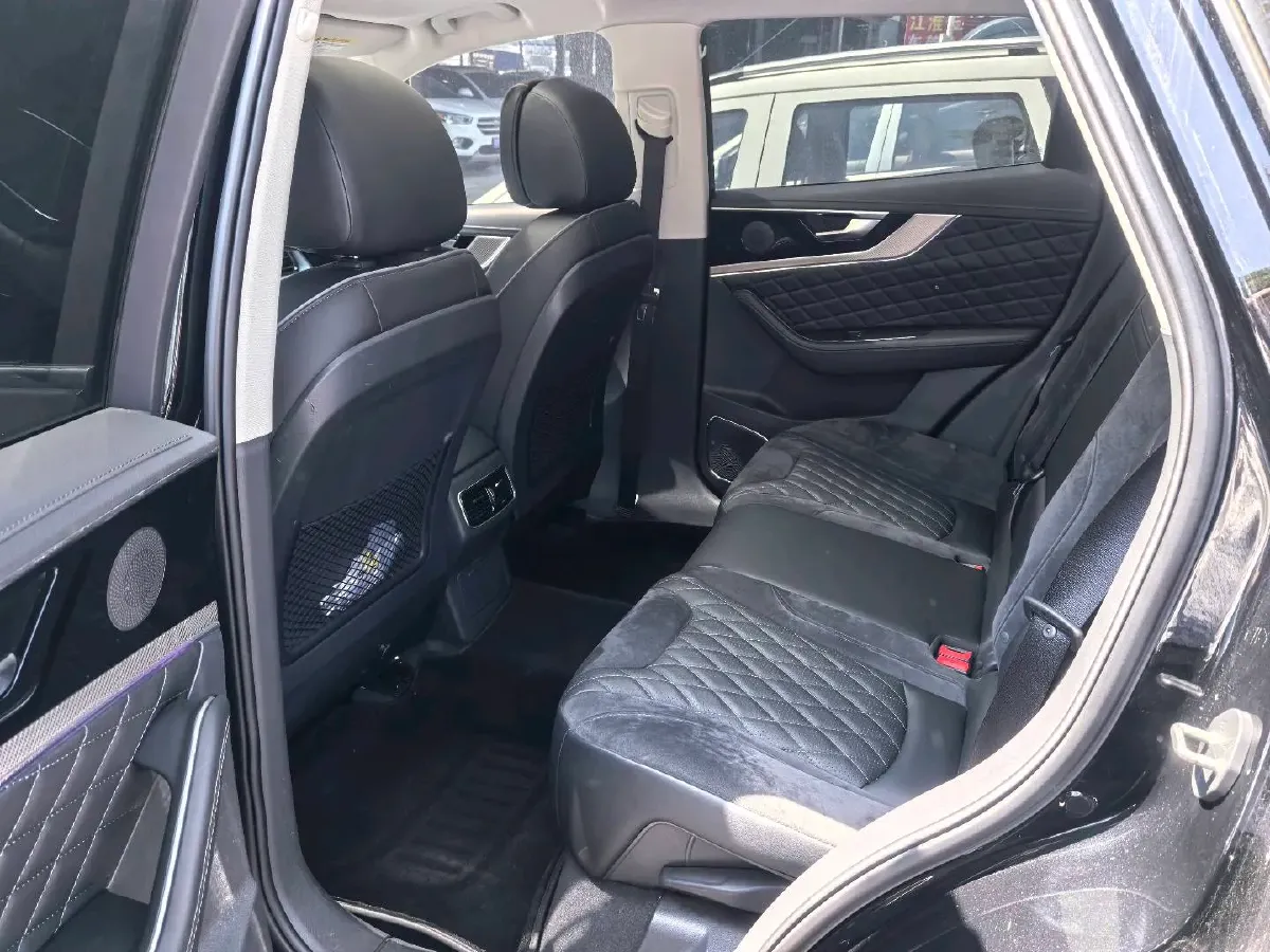 2019 HongQi HS5 2.0T 224HP L4 6AT,autocango,china used car exporter,china ev exporter,chinese used car exporter,chinese used ev exporter