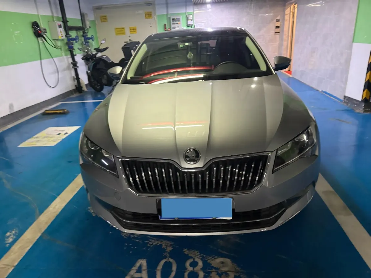 2018 Skoda Superb 1.8T 180HP L4 7DCT,autocango,china used car exporter,china ev exporter,chinese used car exporter,chinese used ev exporter