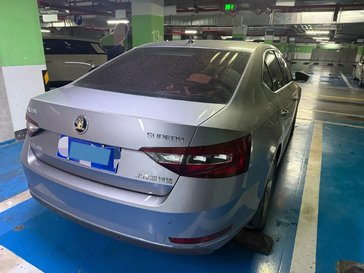 2018 Skoda Superb 1.8T 180HP L4 7DCT,autocango,china used car exporter,china ev exporter,chinese used car exporter,chinese used ev exporter