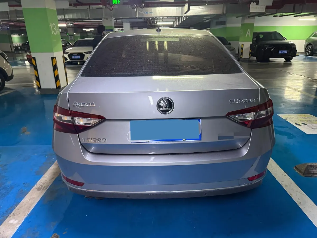 2018 Skoda Superb 1.8T 180HP L4 7DCT,autocango,china used car exporter,china ev exporter,chinese used car exporter,chinese used ev exporter