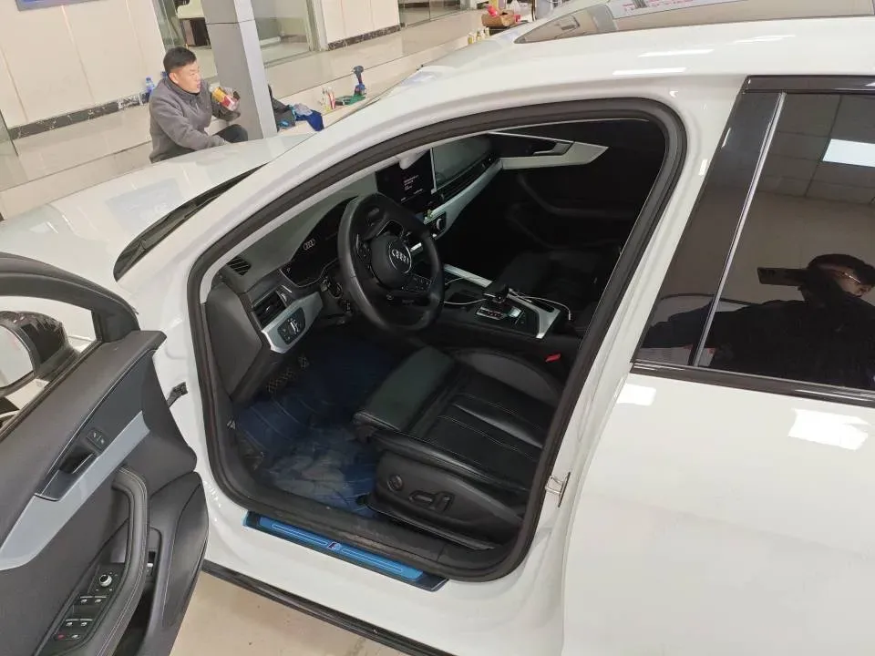 2022 Audi A4L 2.0T 190HP L4 7DCT,autocango,china used car exporter,china ev exporter,chinese used car exporter,chinese used ev exporter