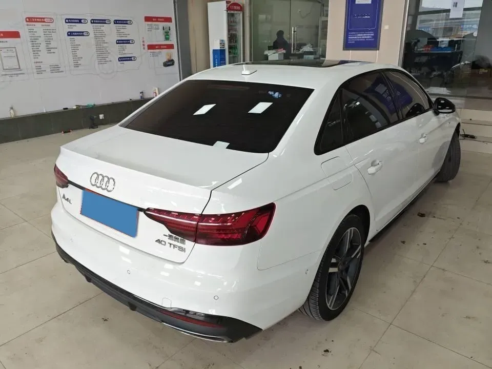 2022 Audi A4L 2.0T 190HP L4 7DCT,autocango,china used car exporter,china ev exporter,chinese used car exporter,chinese used ev exporter