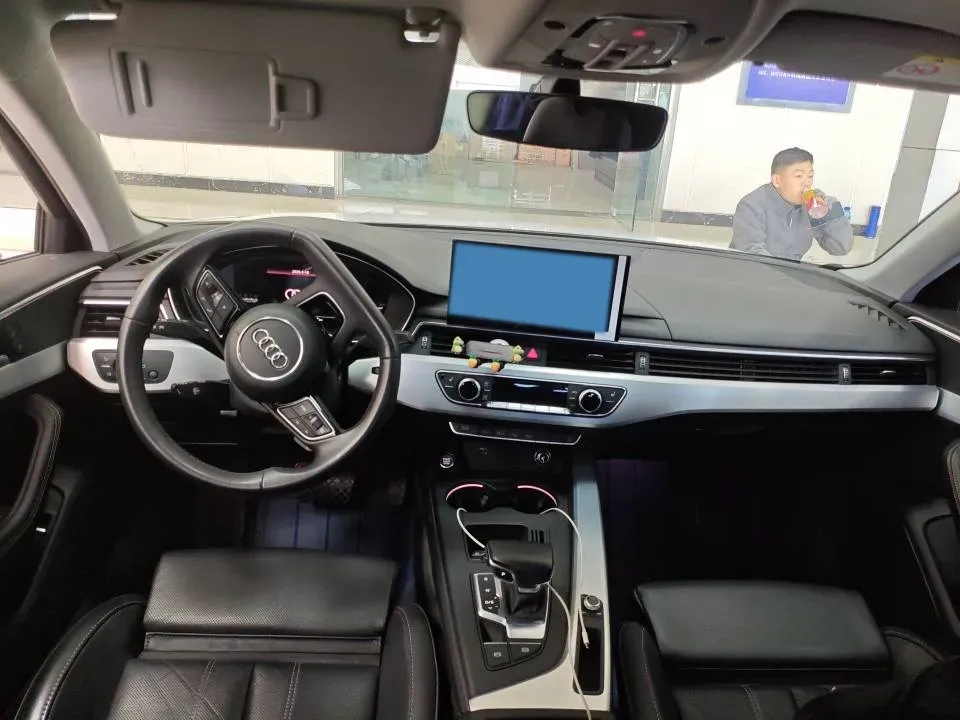 2022 Audi A4L 2.0T 190HP L4 7DCT,autocango,china used car exporter,china ev exporter,chinese used car exporter,chinese used ev exporter