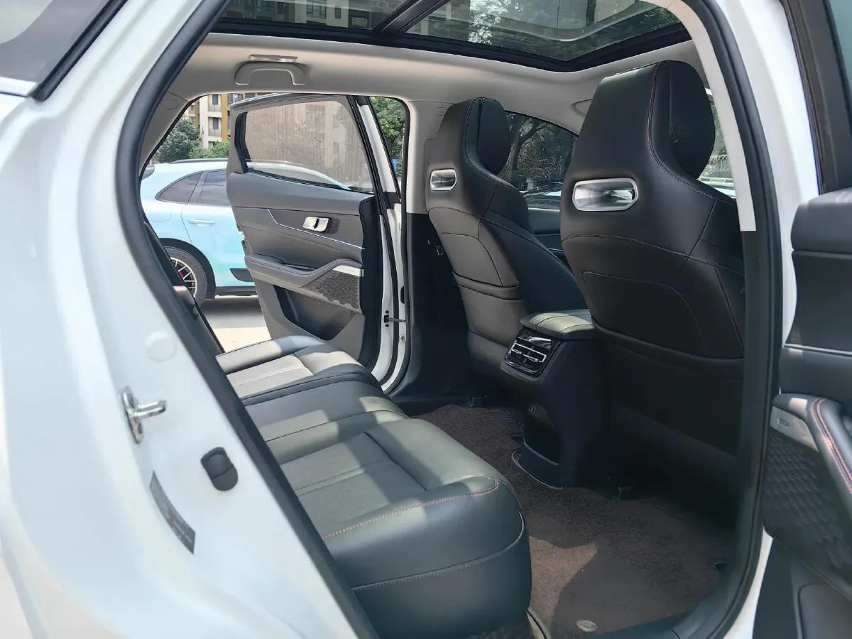 2021 ChangAn UNI-K 2.0T 233HP L4 8AT,autocango,china used car exporter,china ev exporter,chinese used car exporter,chinese used ev exporter