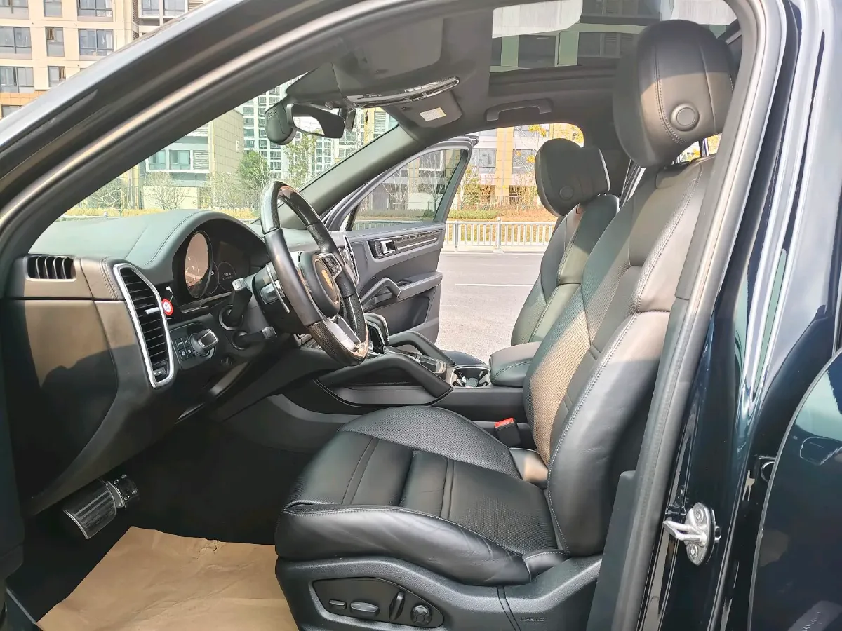 2022 Porsche Cayenne 2.9T 440HP V6 8AT,autocango,china used car exporter,china ev exporter,chinese used car exporter,chinese used ev exporter