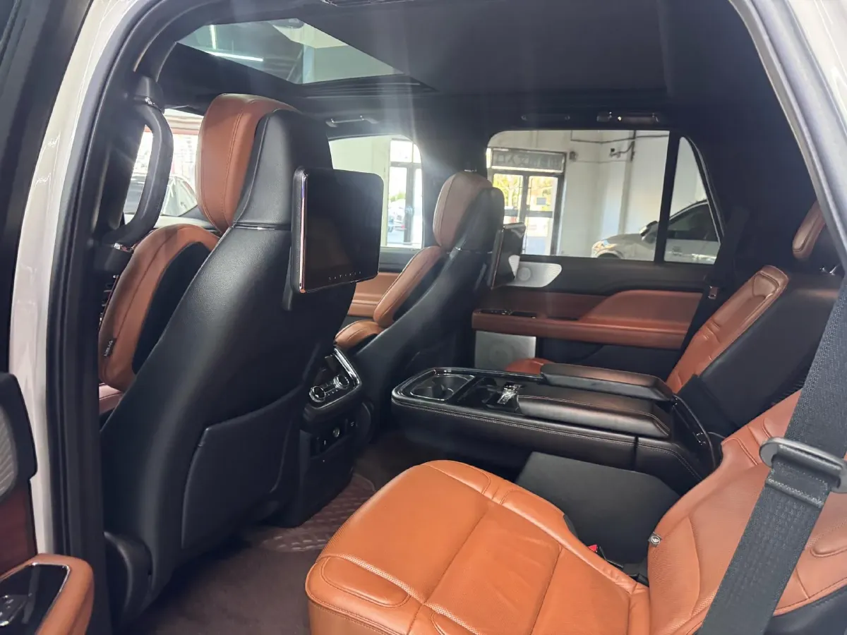 2018 Lincoln Navigator 3.5T 415HP V6 10AT,autocango,china used car exporter,china ev exporter,chinese used car exporter,chinese used ev exporter