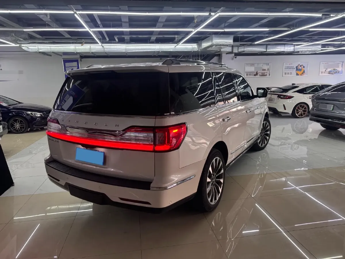 2018 Lincoln Navigator 3.5T 415HP V6 10AT,autocango,china used car exporter,china ev exporter,chinese used car exporter,chinese used ev exporter