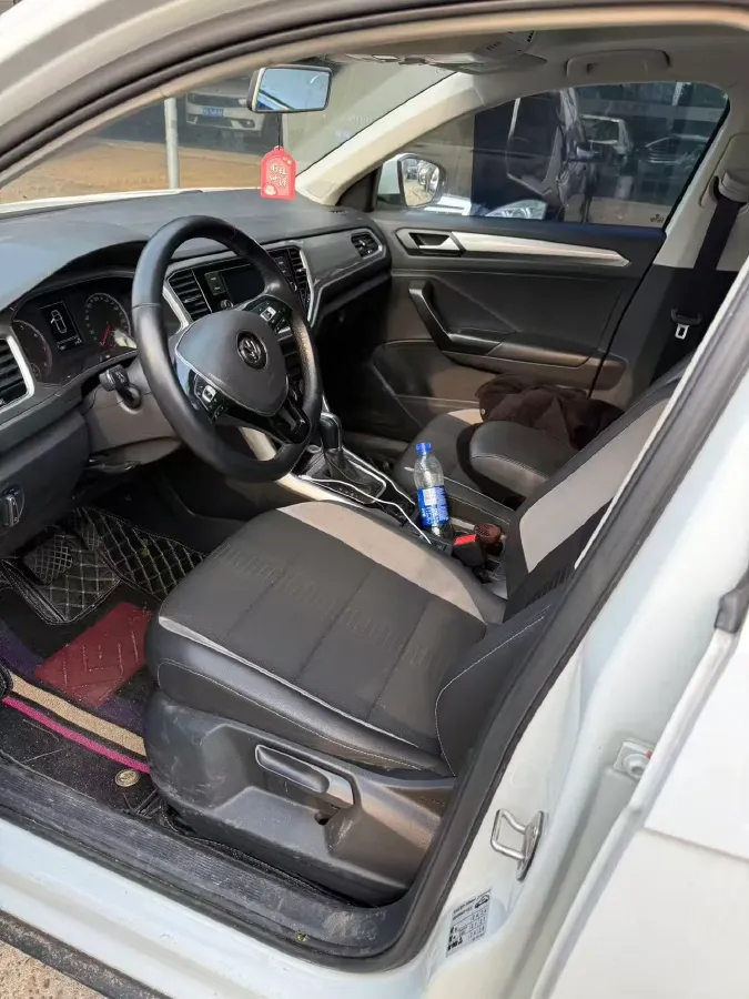 2020 Volkswagen T-Roc 1.4T 131HP L4 7DCT,autocango,china used car exporter,china ev exporter,chinese used car exporter,chinese used ev exporter