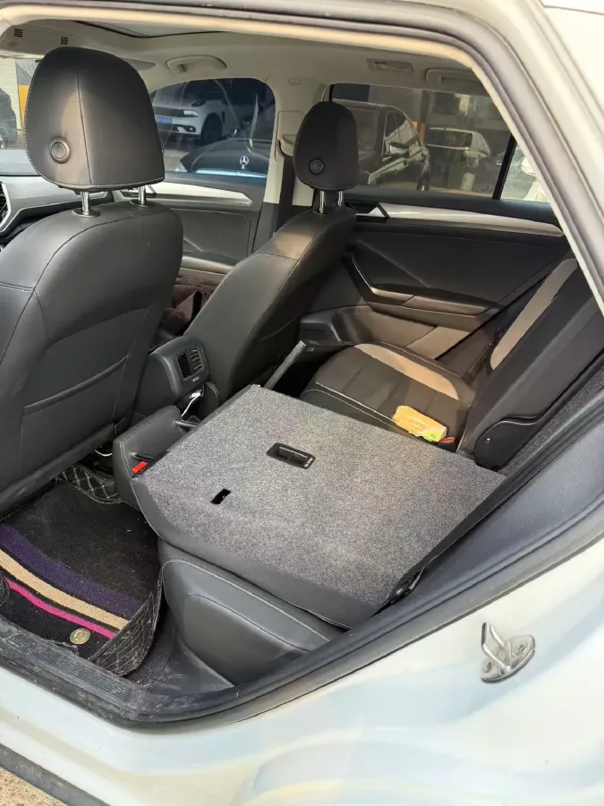 2020 Volkswagen T-Roc 1.4T 131HP L4 7DCT,autocango,china used car exporter,china ev exporter,chinese used car exporter,chinese used ev exporter