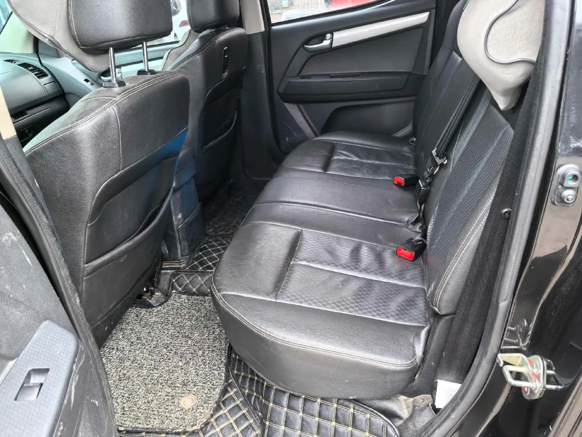 2015 Isuzu D-MAX 2.5T 136HP L4 5AT,autocango,china used car exporter,china ev exporter,chinese used car exporter,chinese used ev exporter