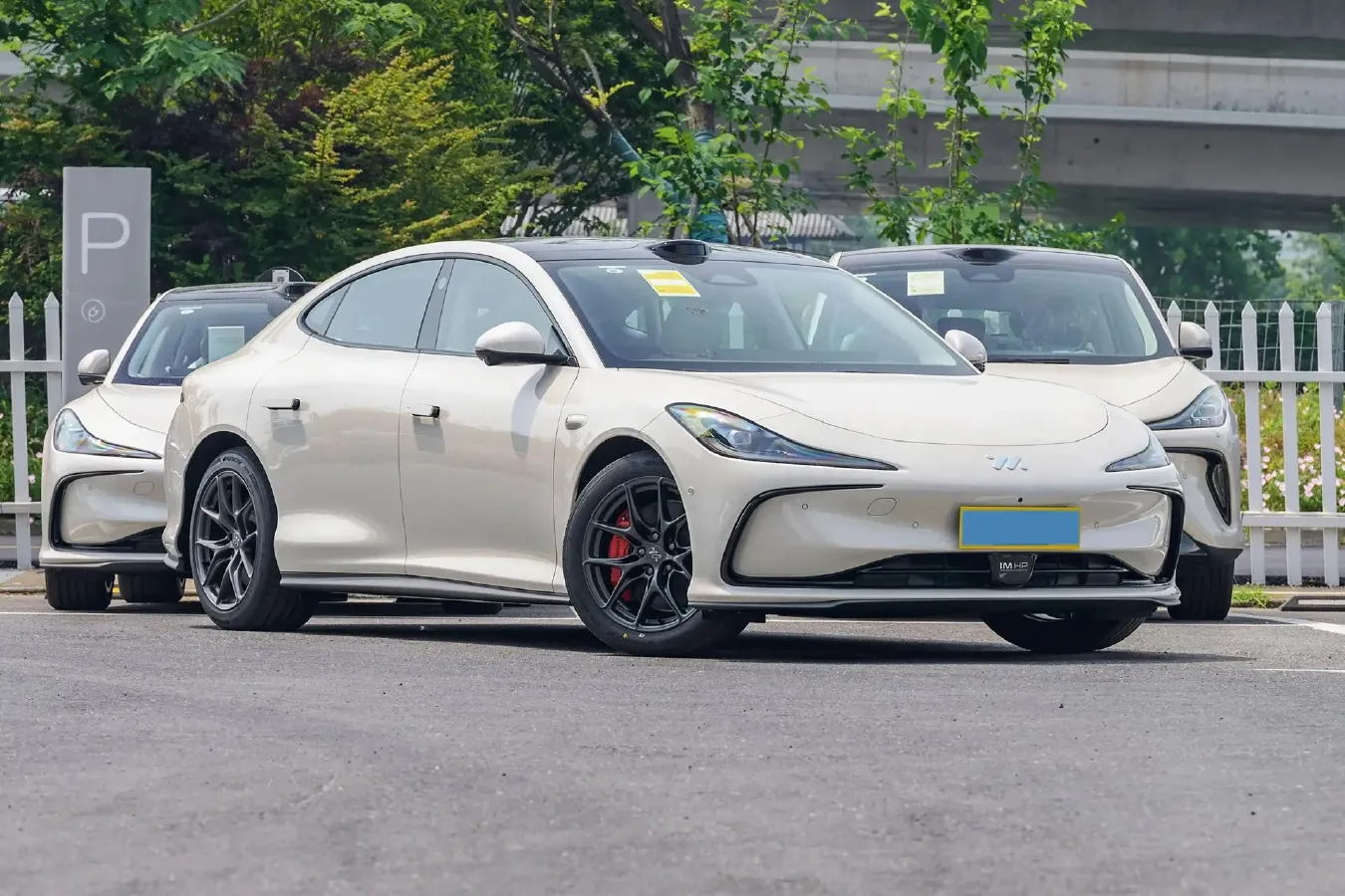 2024 IM L6 BEV 75KWH,autocango,china used car exporter,china ev exporter,chinese used car exporter,chinese used ev exporter