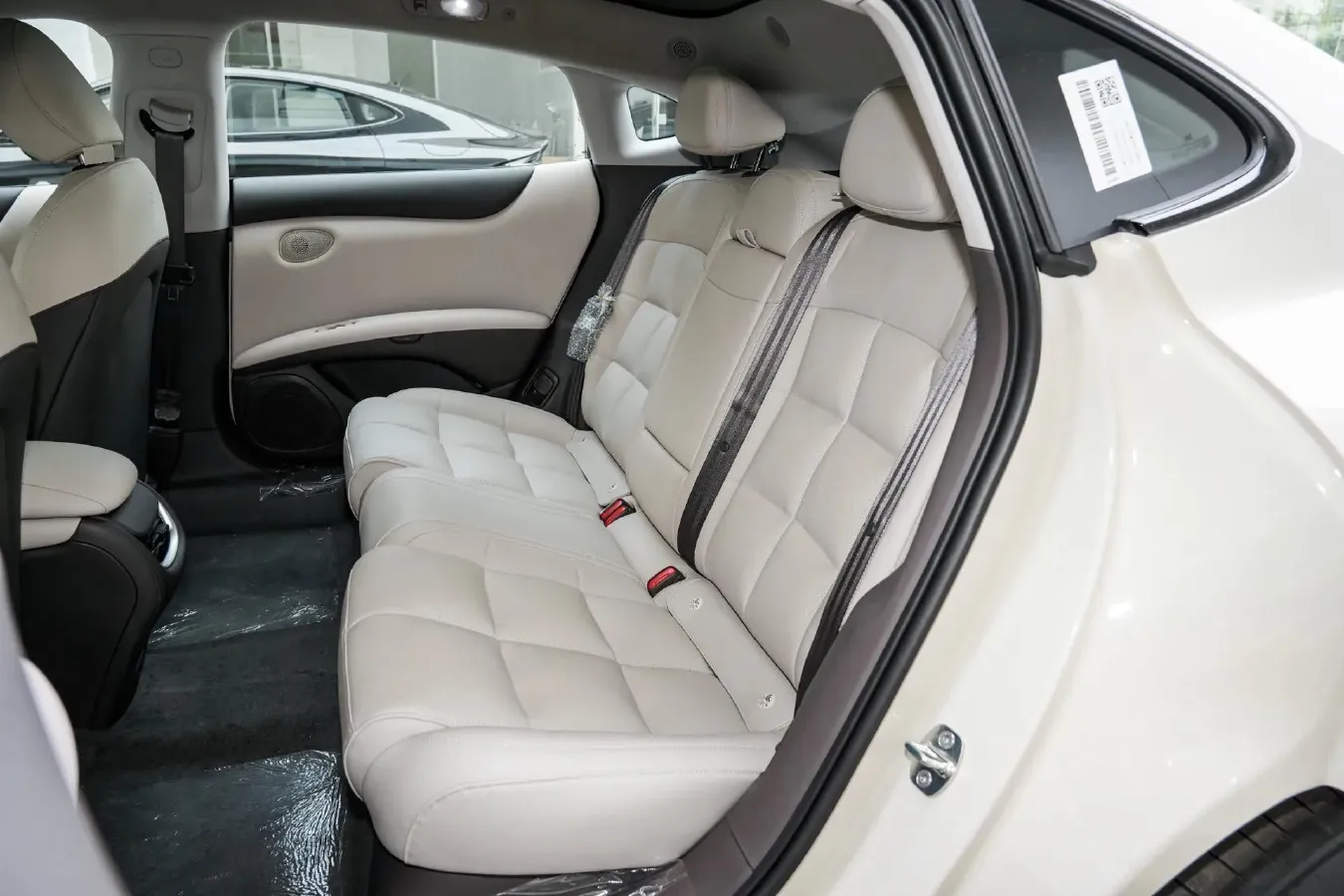 2024 IM L6 BEV 75KWH,autocango,china used car exporter,china ev exporter,chinese used car exporter,chinese used ev exporter