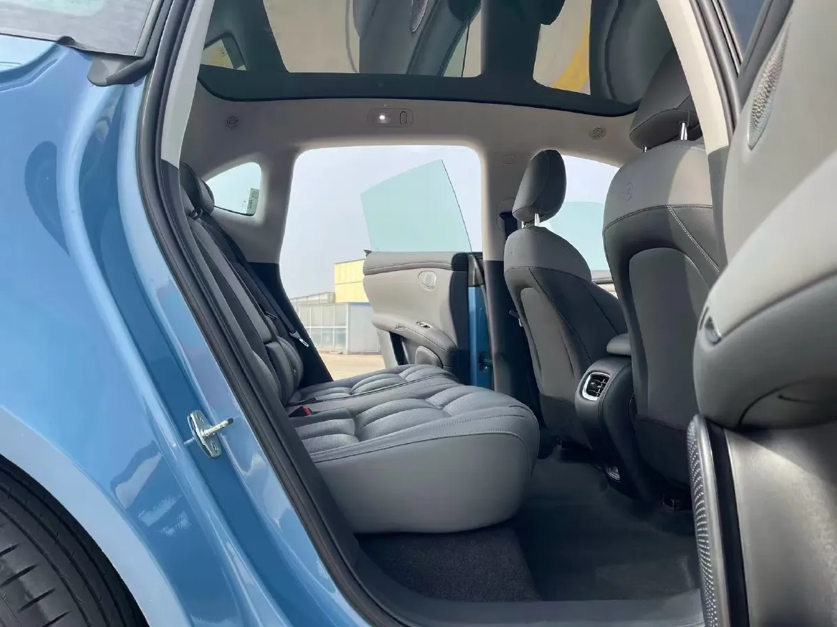 2025 IM LS6 BEV 75KWH,autocango,china used car exporter,china ev exporter,chinese used car exporter,chinese used ev exporter