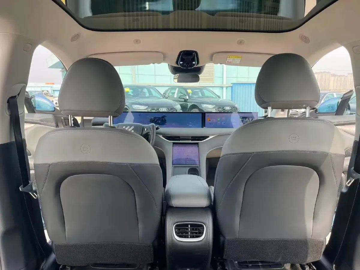 2025 IM LS6 BEV 75KWH,autocango,china used car exporter,china ev exporter,chinese used car exporter,chinese used ev exporter