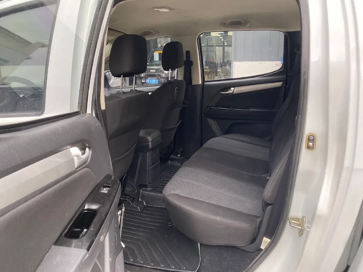 2018 HuangHai JiaoLong 2.5T 140HP L4 5MT,autocango,china used car exporter,china ev exporter,chinese used car exporter,chinese used ev exporter