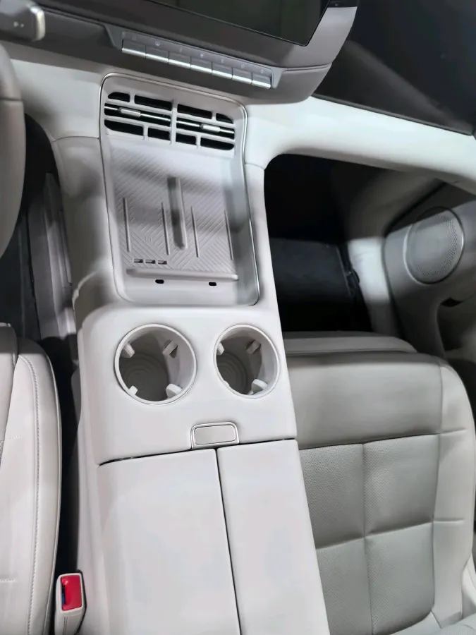 2026 IM LS6 BEV,autocango,china used car exporter,china ev exporter,chinese used car exporter,chinese used ev exporter