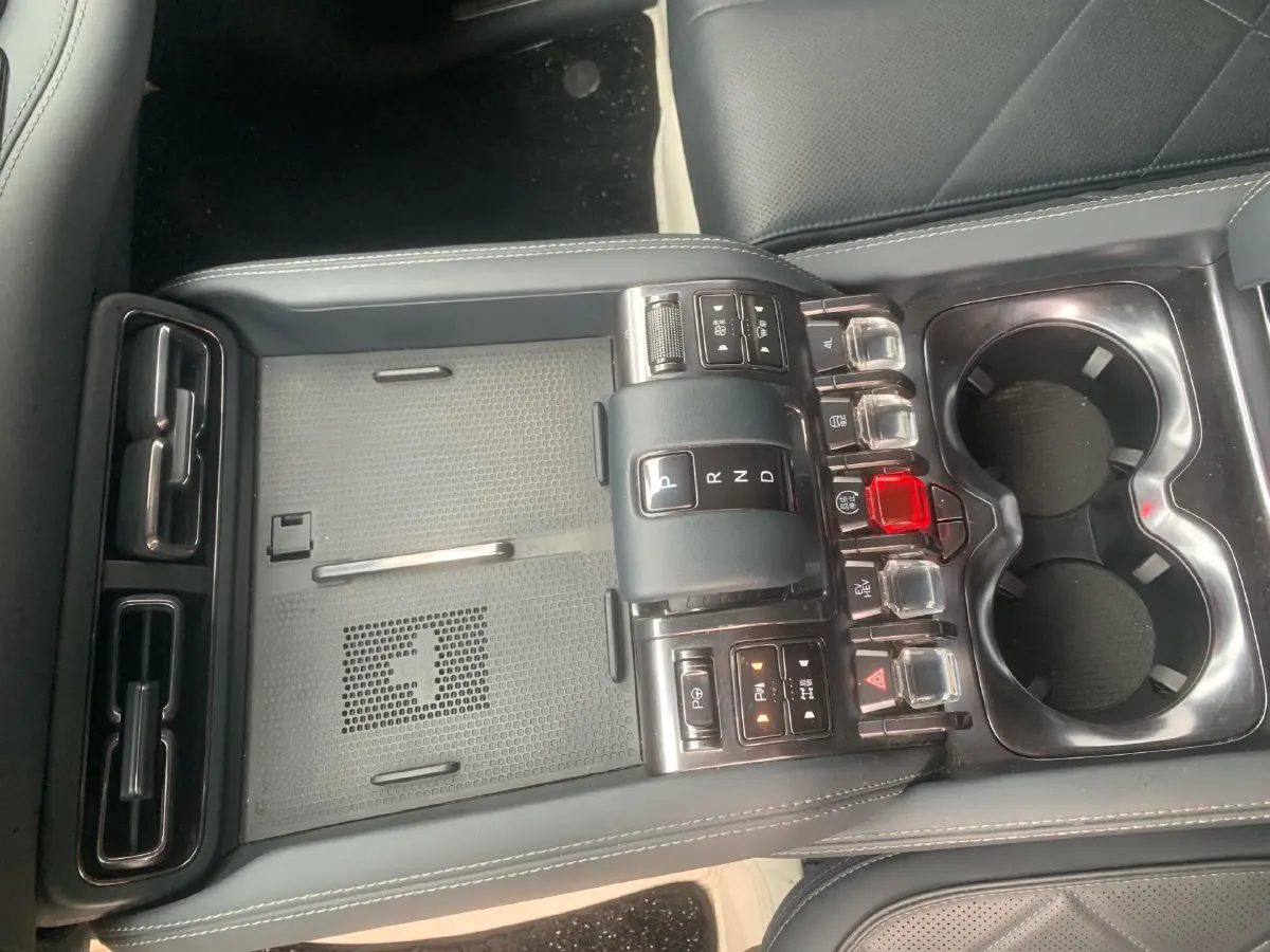 2023 FangChengBao Bao 5 1.5T 194HP L4 E-CVT PHEV 31.8KWH,autocango,china used car exporter,china ev exporter,chinese used car exporter,chinese used ev exporter