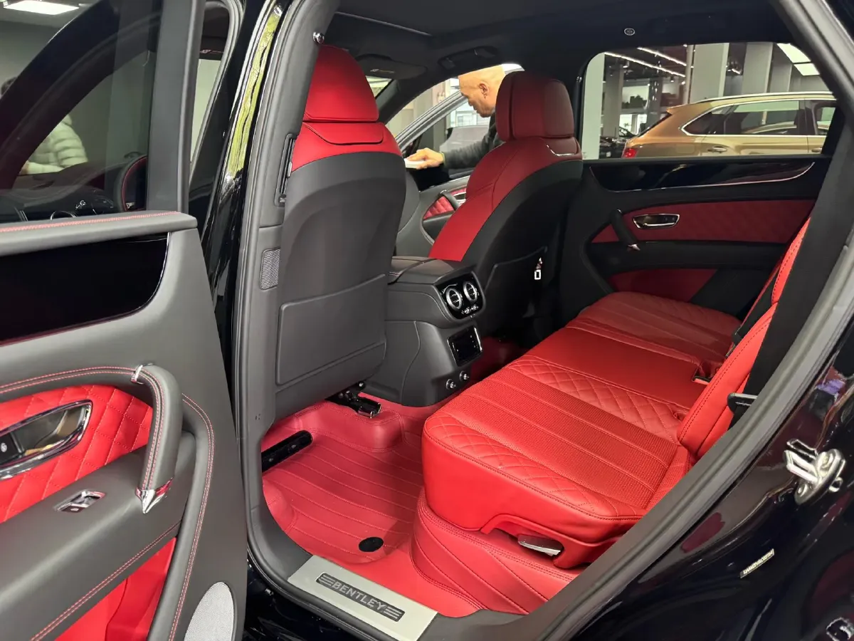 2018 Bentley Bentayga 4.0T 550HP V8 8AT,autocango,china used car exporter,china ev exporter,chinese used car exporter,chinese used ev exporter