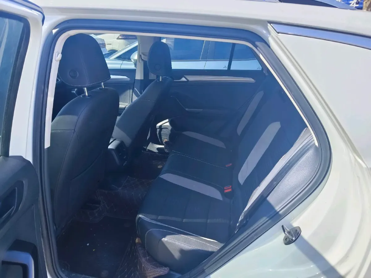 2022 Volkswagen T-Roc 1.4T 150HP L4 7DCT,autocango,china used car exporter,china ev exporter,chinese used car exporter,chinese used ev exporter