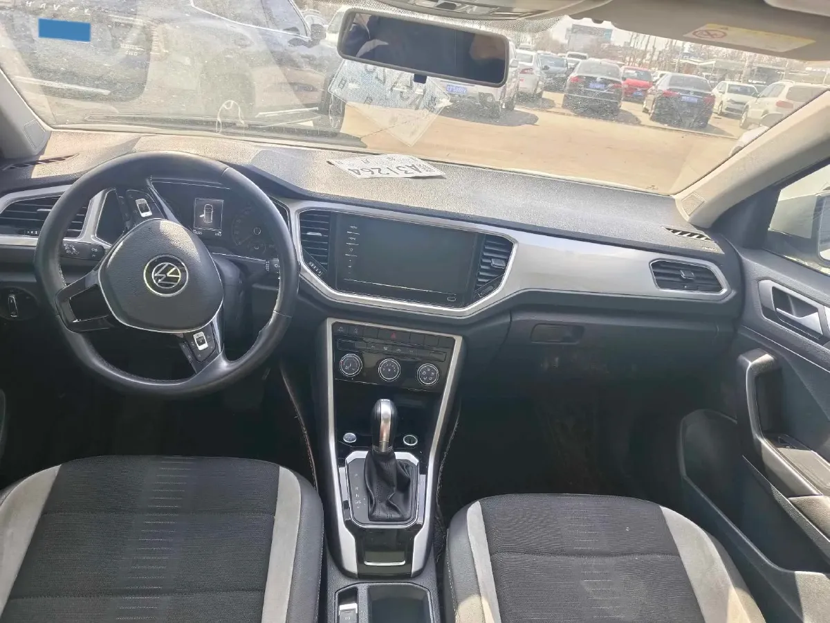 2022 Volkswagen T-Roc 1.4T 150HP L4 7DCT,autocango,china used car exporter,china ev exporter,chinese used car exporter,chinese used ev exporter