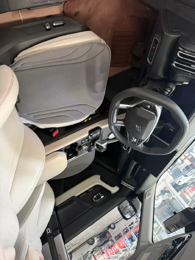 2025 MAXUS XinTu V70 2.0T 150HP L4 9AT,autocango,china used car exporter,china ev exporter,chinese used car exporter,chinese used ev exporter