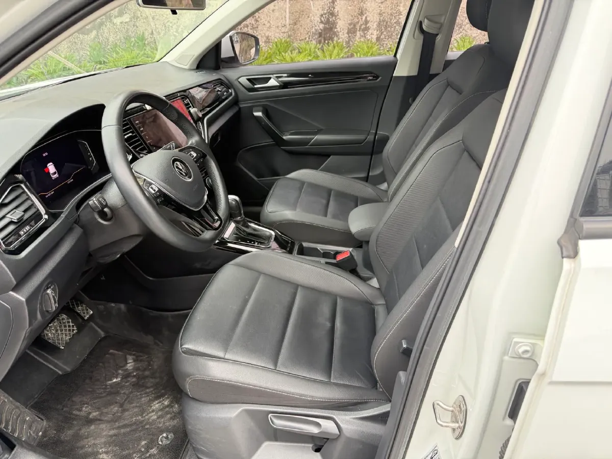 2021 Volkswagen T-Roc 1.4T 150HP L4 7DCT,autocango,china used car exporter,china ev exporter,chinese used car exporter,chinese used ev exporter