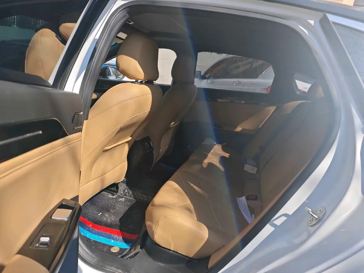 2023 Geely Galaxy L6 1.5T 163HP L4 3DHT PHEV,autocango,china used car exporter,china ev exporter,chinese used car exporter,chinese used ev exporter