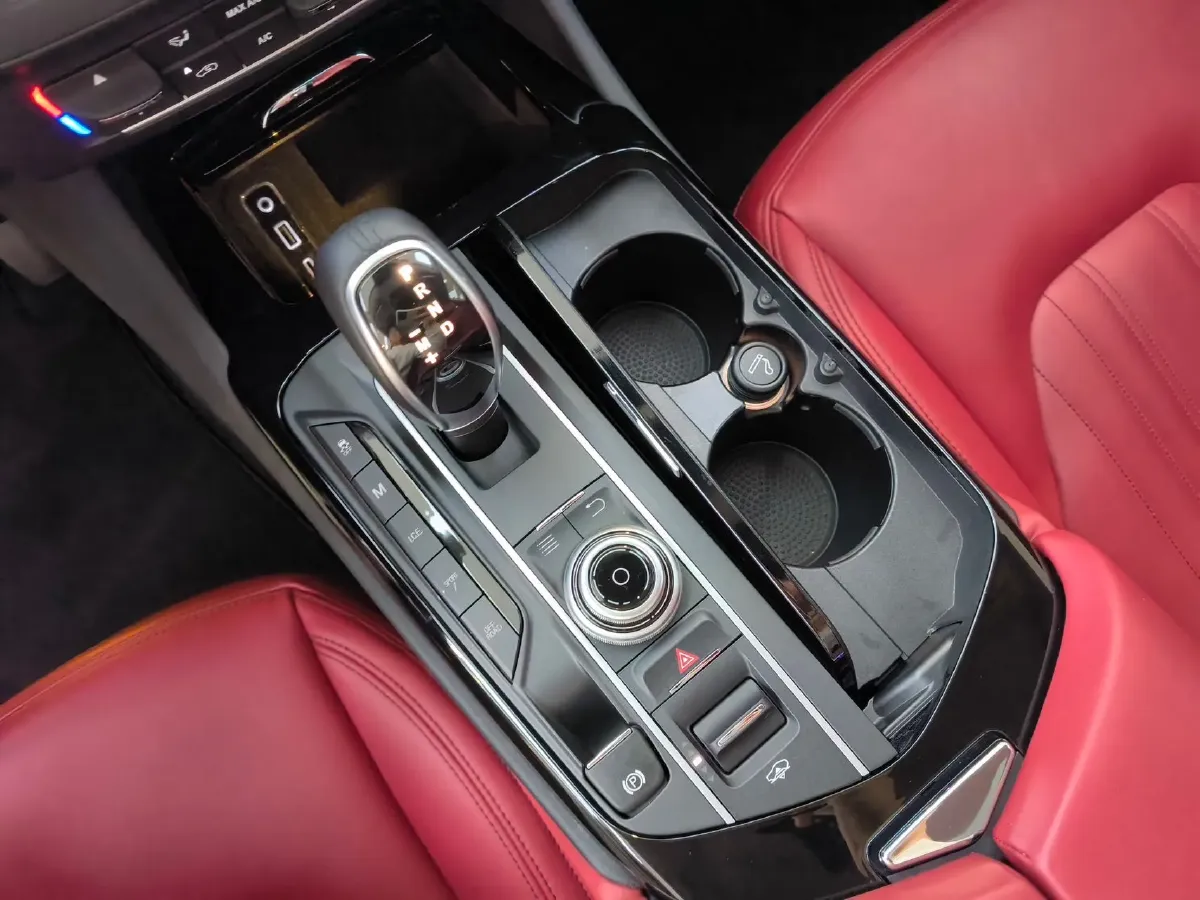 2018 Maserati Levante 3.0T 350HP V6 8AT,autocango,china used car exporter,china ev exporter,chinese used car exporter,chinese used ev exporter