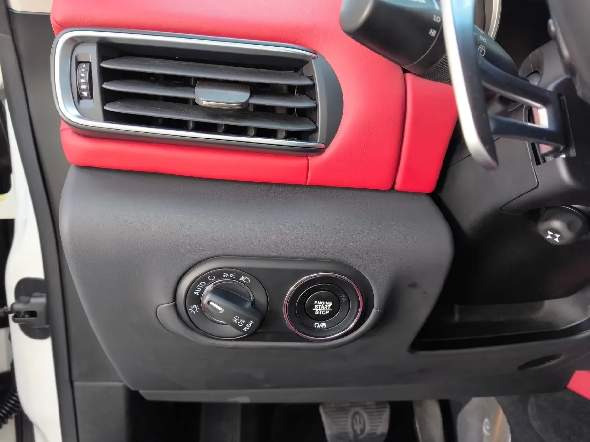 2018 Maserati Levante 3.0T 350HP V6 8AT,autocango,china used car exporter,china ev exporter,chinese used car exporter,chinese used ev exporter