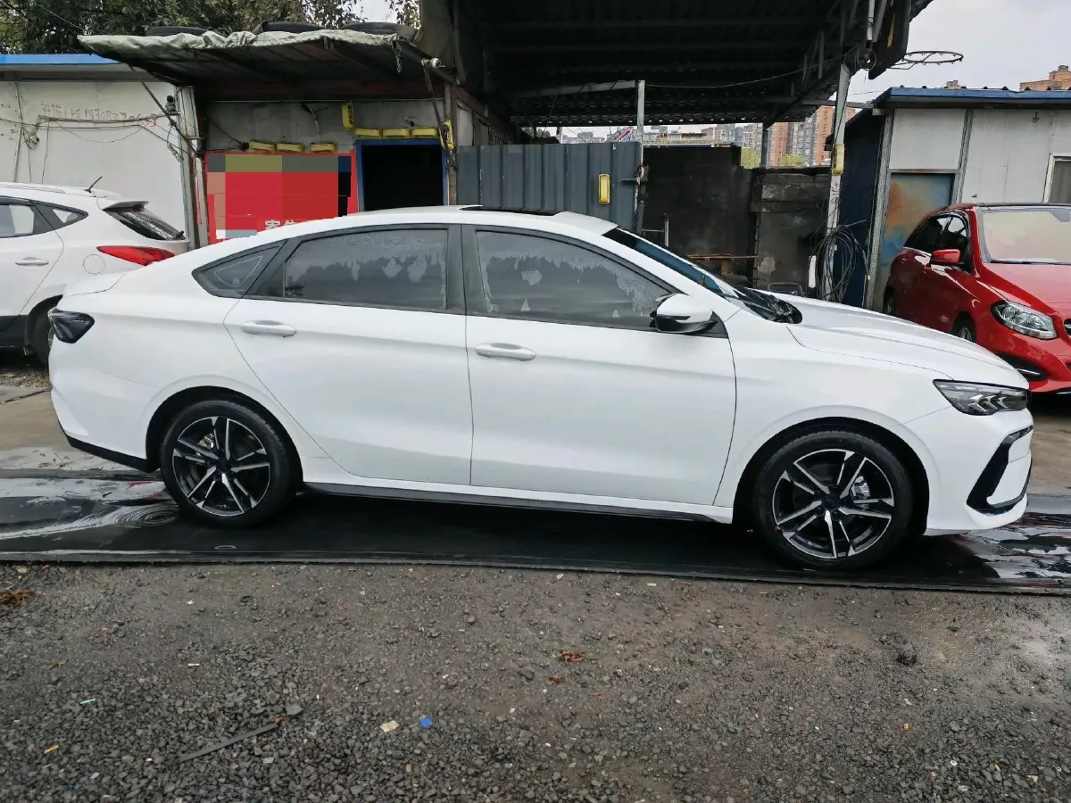 2022 Geely Binray 1.5T 181HP L4 7DCT,autocango,china used car exporter,china ev exporter,chinese used car exporter,chinese used ev exporter