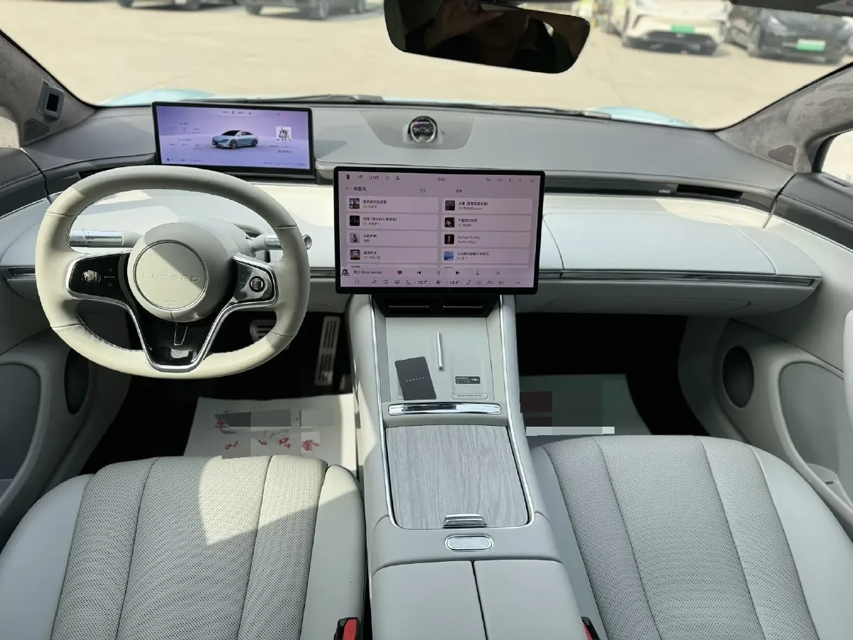 2025 Luxeed S7 BEV 100KWH,autocango,china used car exporter,china ev exporter,chinese used car exporter,chinese used ev exporter