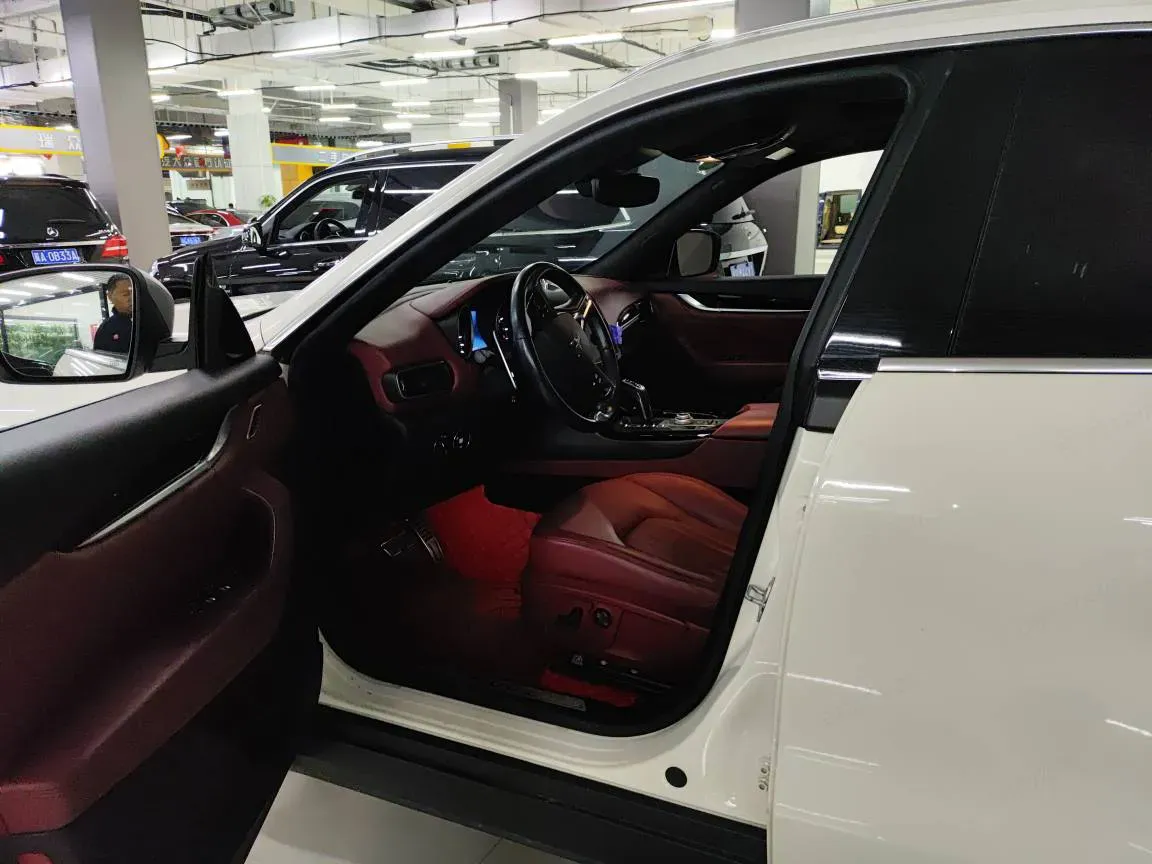 2019 Maserati Levante 3.0T 350HP V6 8AT,autocango,china used car exporter,china ev exporter,chinese used car exporter,chinese used ev exporter