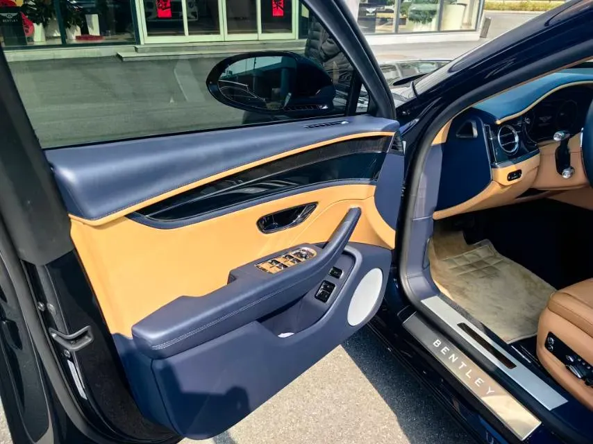 2021 Bentley Flying Spur 4.0T 550HP V8 8DCT,autocango,china used car exporter,china ev exporter,chinese used car exporter,chinese used ev exporter