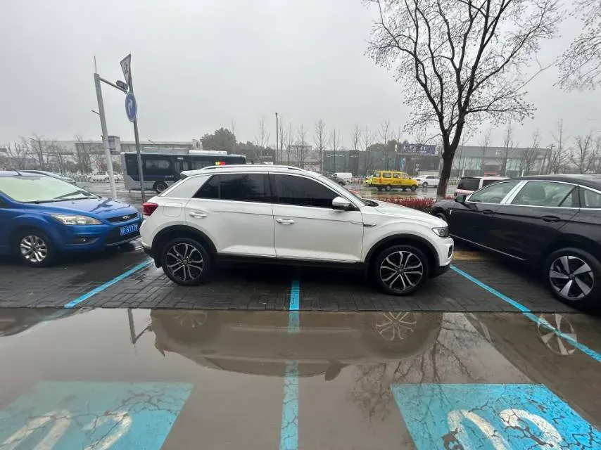 2021 Volkswagen T-Roc 1.4T 150HP L4 7DCT,autocango,china used car exporter,china ev exporter,chinese used car exporter,chinese used ev exporter