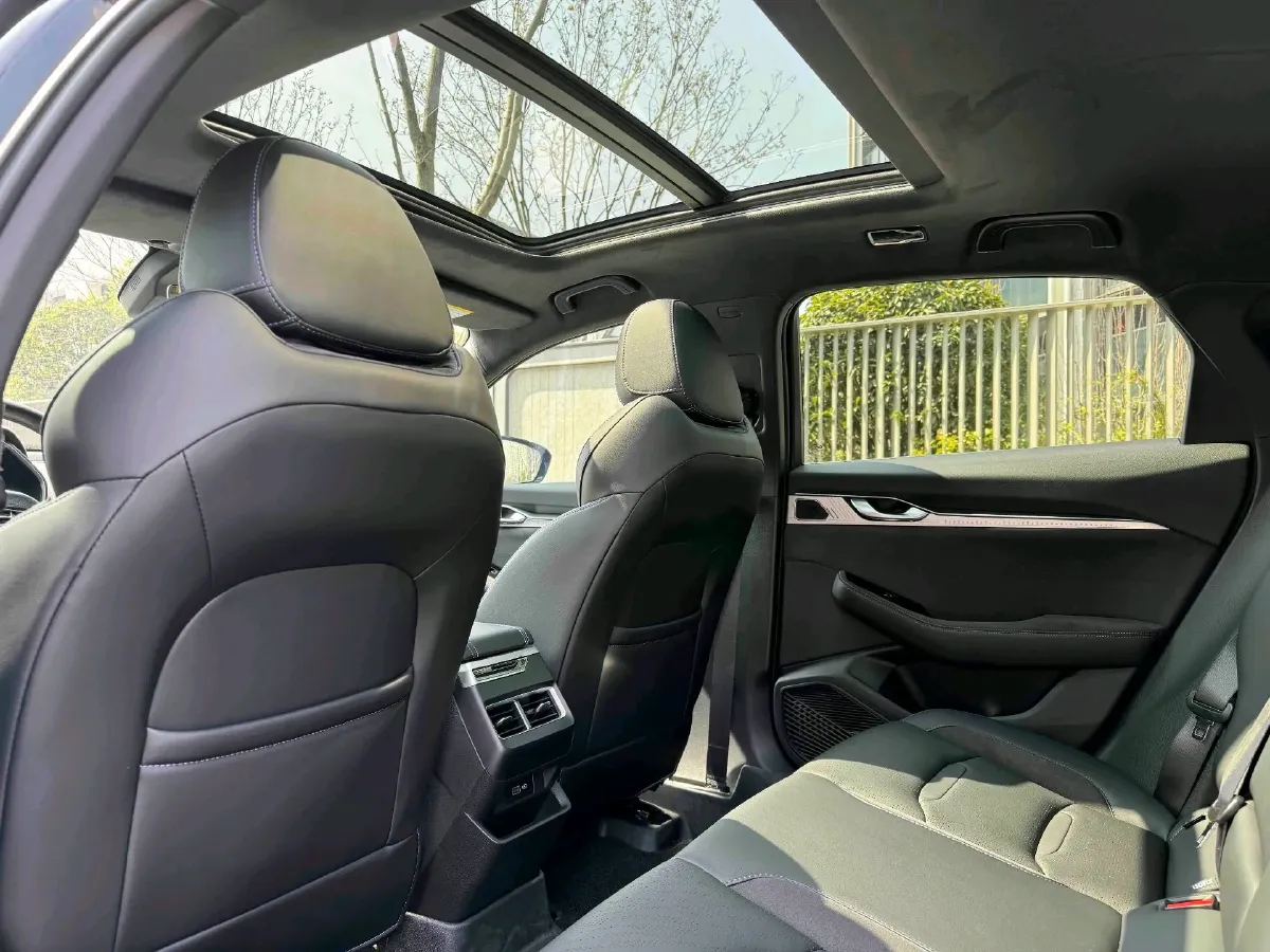 2024 Geely Preface 2.0T 190HP L4 7DCT,autocango,china used car exporter,china ev exporter,chinese used car exporter,chinese used ev exporter