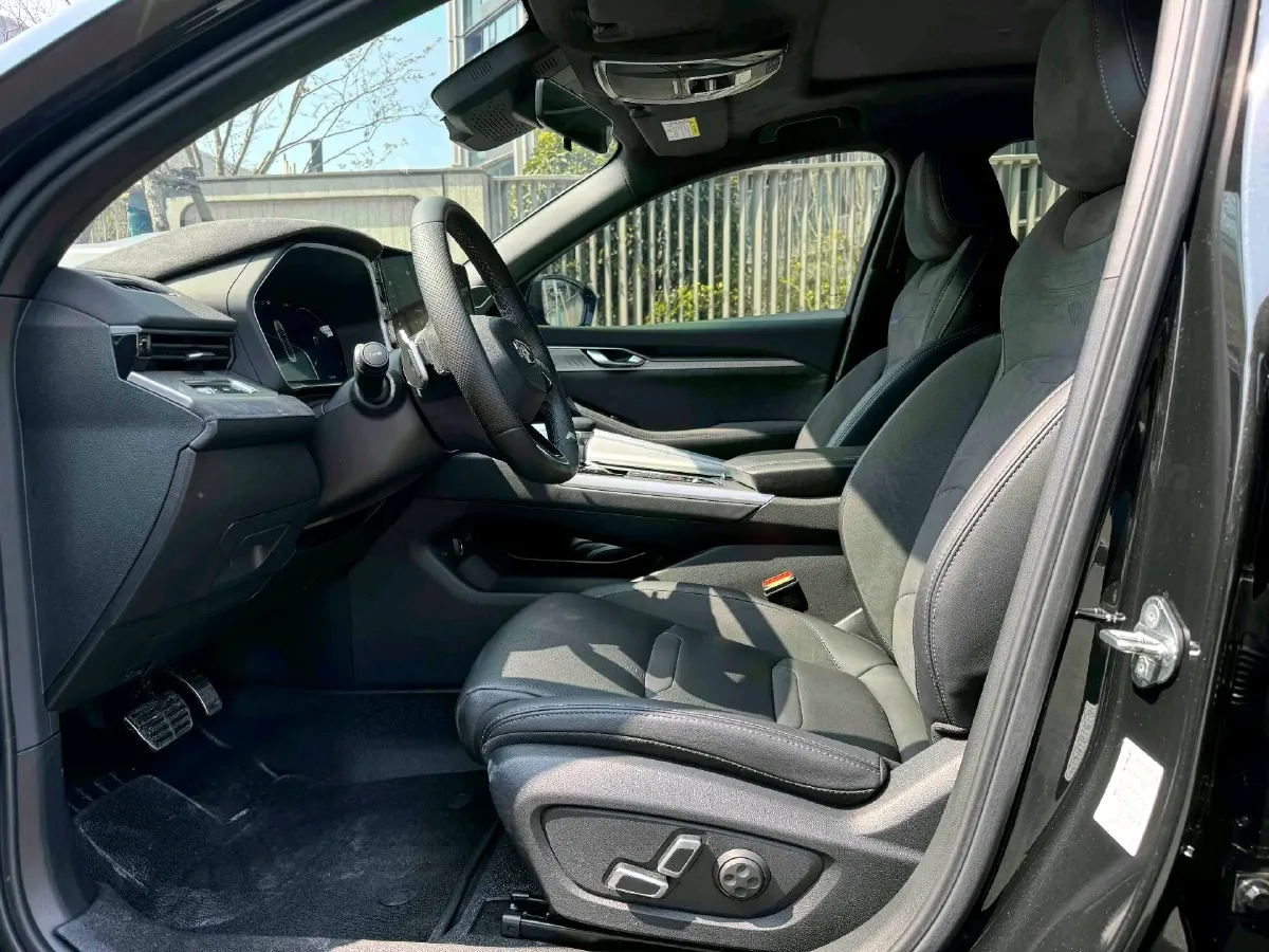 2024 Geely Preface 2.0T 190HP L4 7DCT,autocango,china used car exporter,china ev exporter,chinese used car exporter,chinese used ev exporter