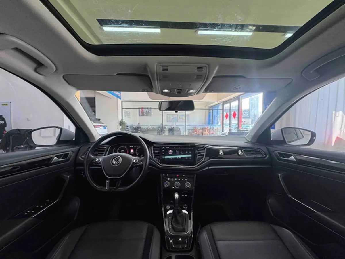 2022 Volkswagen T-Roc 1.4T 150HP L4 7DCT,autocango,china used car exporter,china ev exporter,chinese used car exporter,chinese used ev exporter