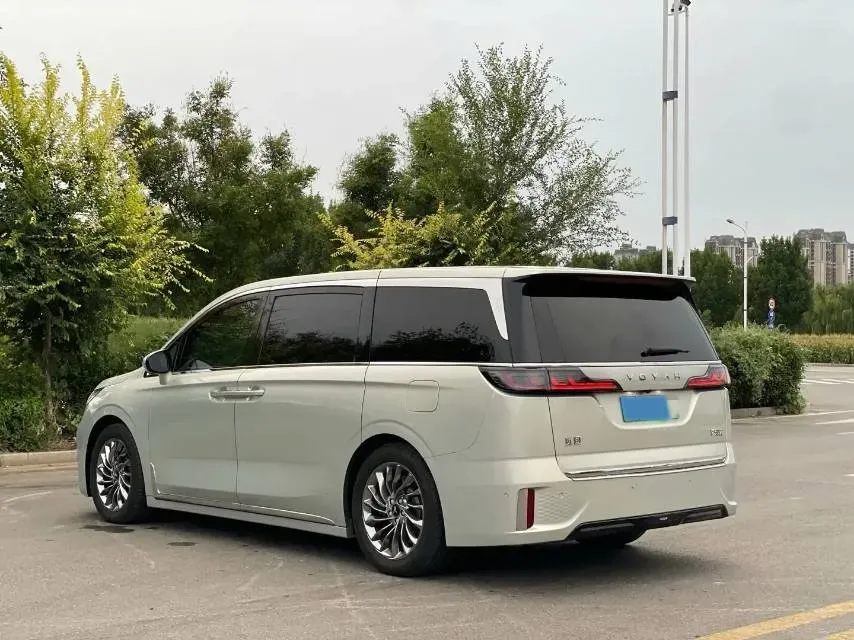 2022 Voyah Dream 1.5T 136HP L4 PHEV 25.57KWH,autocango,china used car exporter,china ev exporter,chinese used car exporter,chinese used ev exporter