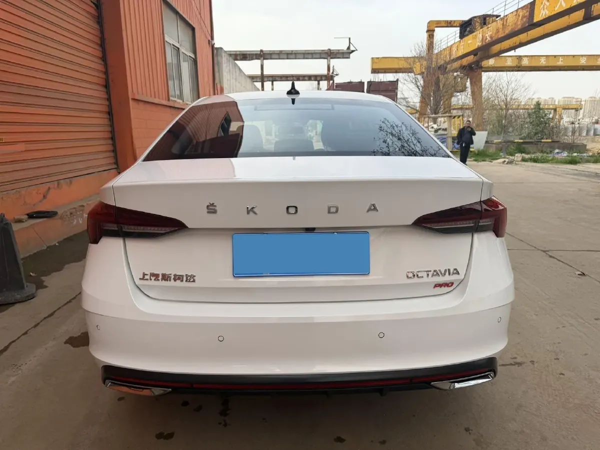 2023 Skoda Octavia 1.4T 150HP L4 7DCT,autocango,china used car exporter,china ev exporter,chinese used car exporter,chinese used ev exporter