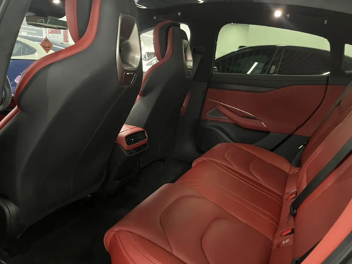 2024 MI SU7 BEV 101KWH,autocango,china used car exporter,china ev exporter,chinese used car exporter,chinese used ev exporter