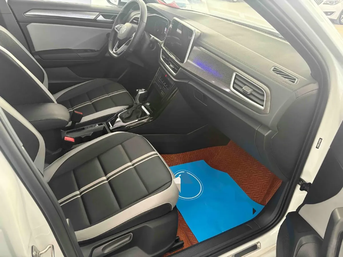 2023 Volkswagen T-Roc 1.5T 160HP L4 7DCT,autocango,china used car exporter,china ev exporter,chinese used car exporter,chinese used ev exporter