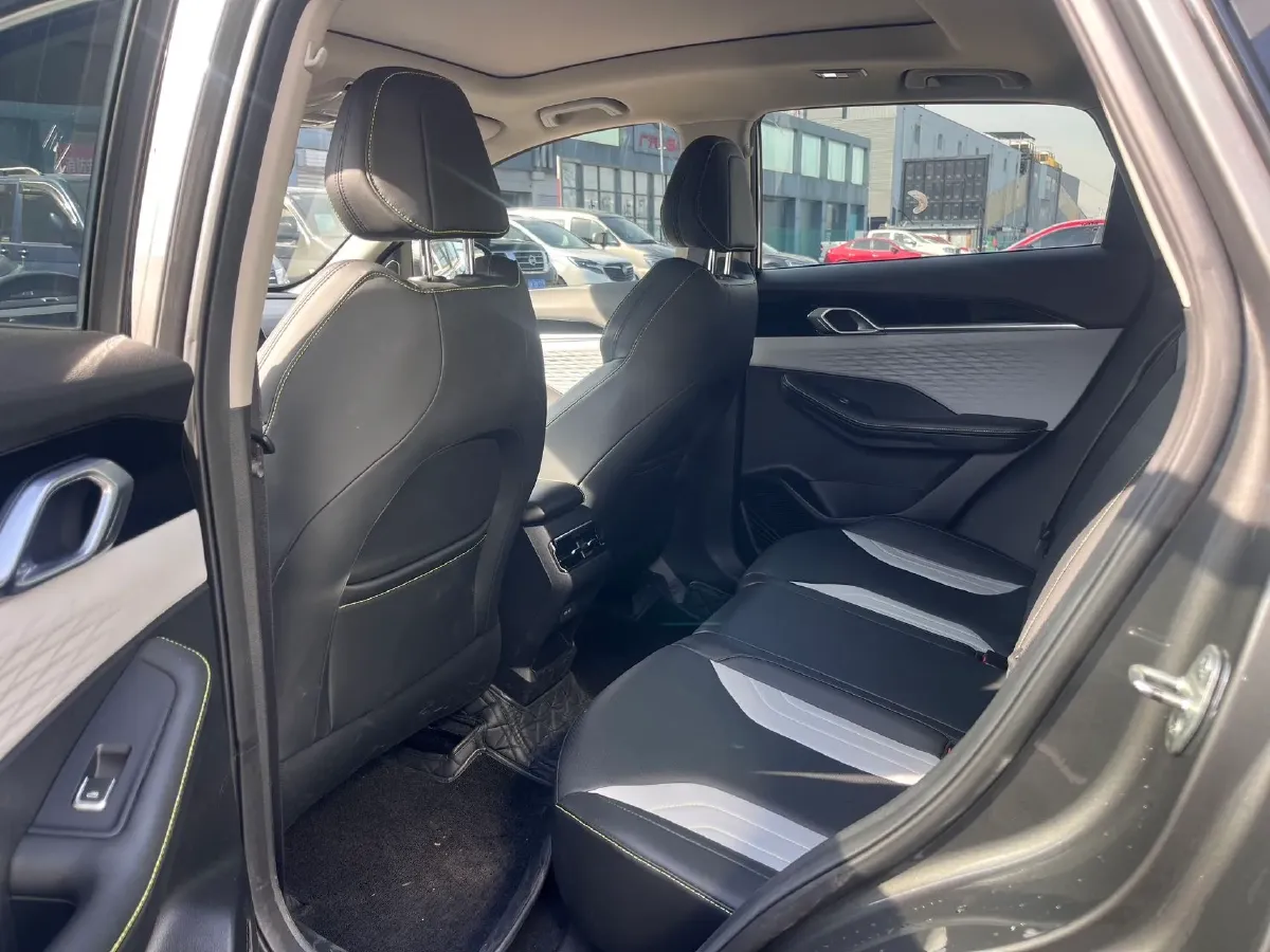 2023 Geely Coolray 1.5T 181HP L4 7DCT,autocango,china used car exporter,china ev exporter,chinese used car exporter,chinese used ev exporter