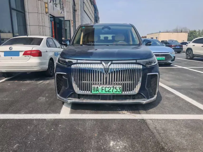 2025 Voyah Dream 1.5T 150HP L4 PHEV 41.7KWH,autocango,china used car exporter,china ev exporter,chinese used car exporter,chinese used ev exporter