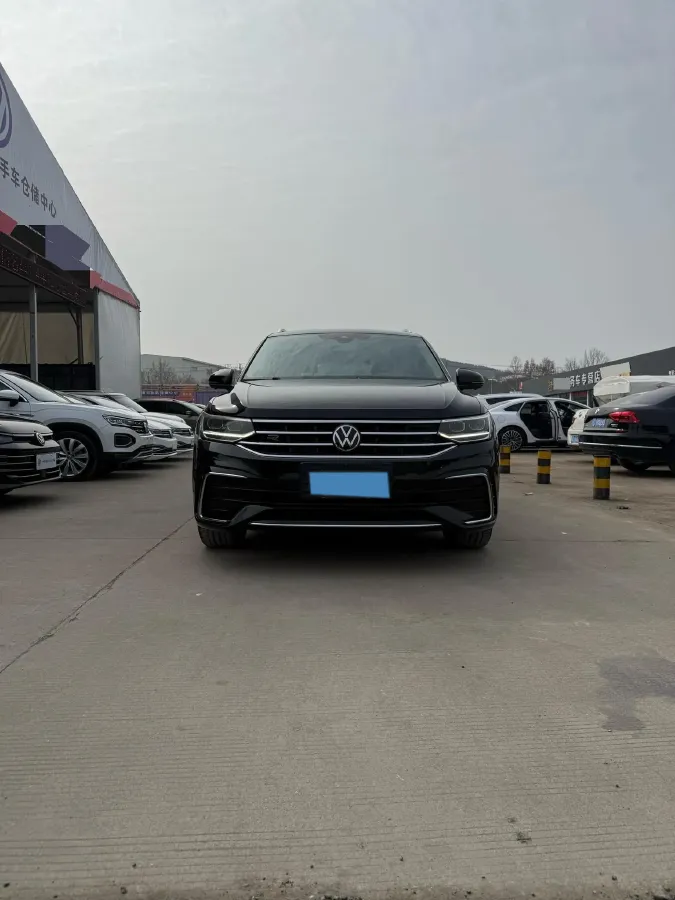 2023 Volkswagen Tiguan L 2.0T 186HP L4 7DCT,autocango,china used car exporter,china ev exporter,chinese used car exporter,chinese used ev exporter