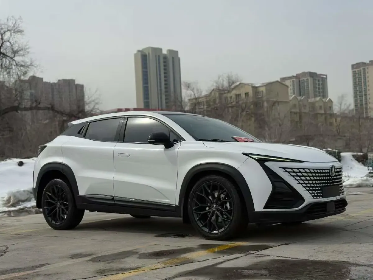 2022 ChangAn UNI-T 2.0T 233HP L4 8AT,autocango,china used car exporter,china ev exporter,chinese used car exporter,chinese used ev exporter