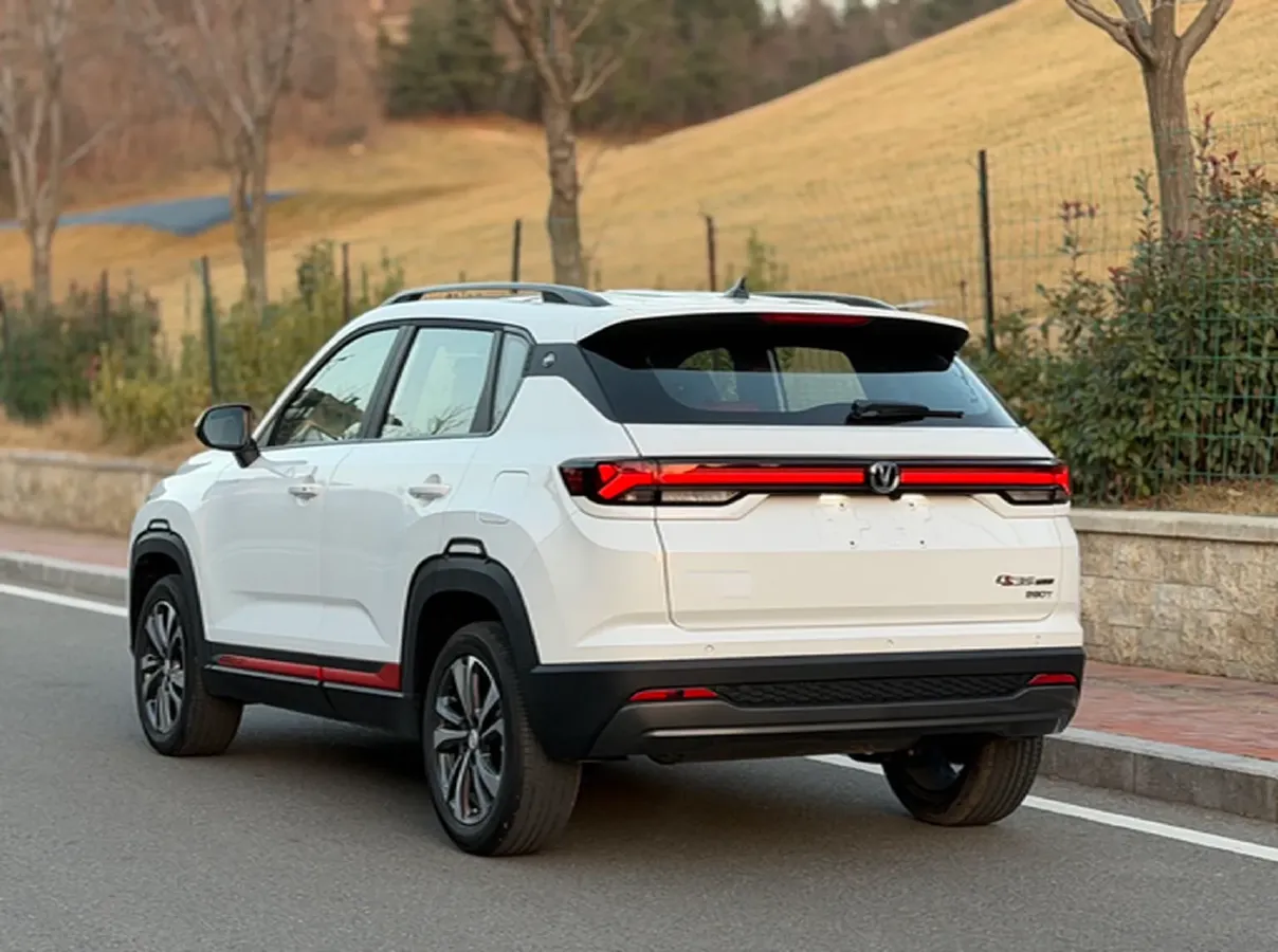 2023 ChangAn CS35 Plus 1.4T 160HP L4 7DCT,autocango,china used car exporter,china ev exporter,chinese used car exporter,chinese used ev exporter