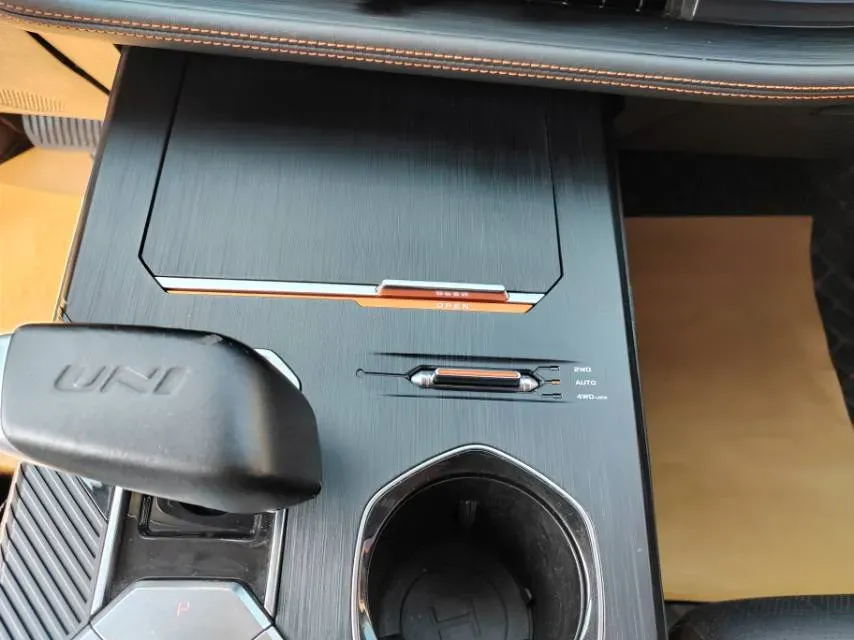 2021 ChangAn UNI-K 2.0T 233HP L4 8AT,autocango,china used car exporter,china ev exporter,chinese used car exporter,chinese used ev exporter