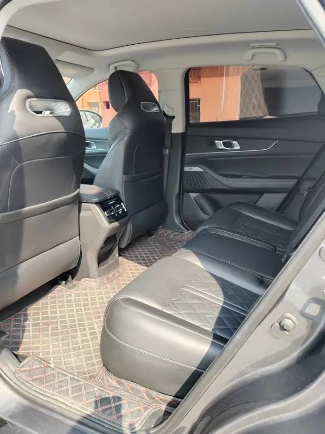 2021 ChangAn UNI-K 2.0T 233HP L4 8AT,autocango,china used car exporter,china ev exporter,chinese used car exporter,chinese used ev exporter